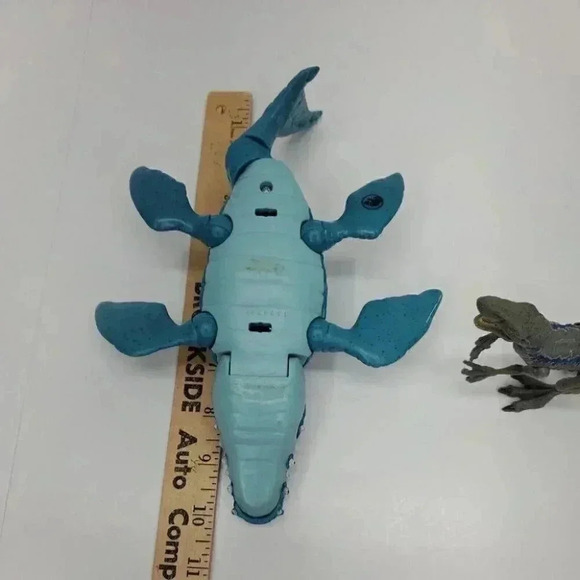 Jurassic Park Action Figures Lot of 3: Damaged Blue, Mosasaurus, and Human - Picture 9 of 11